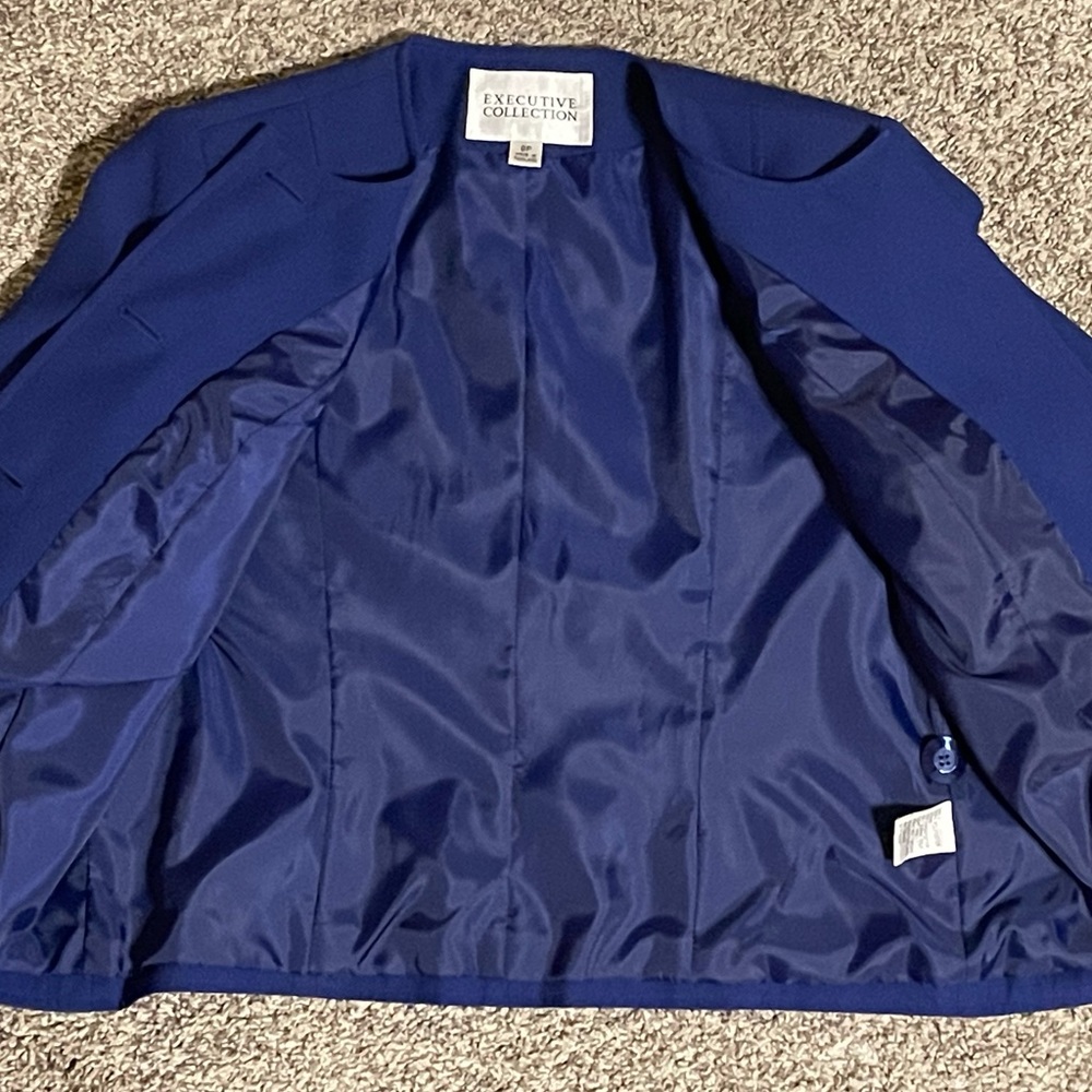 NEW Executive Collection Suit - Picture 4 of 16